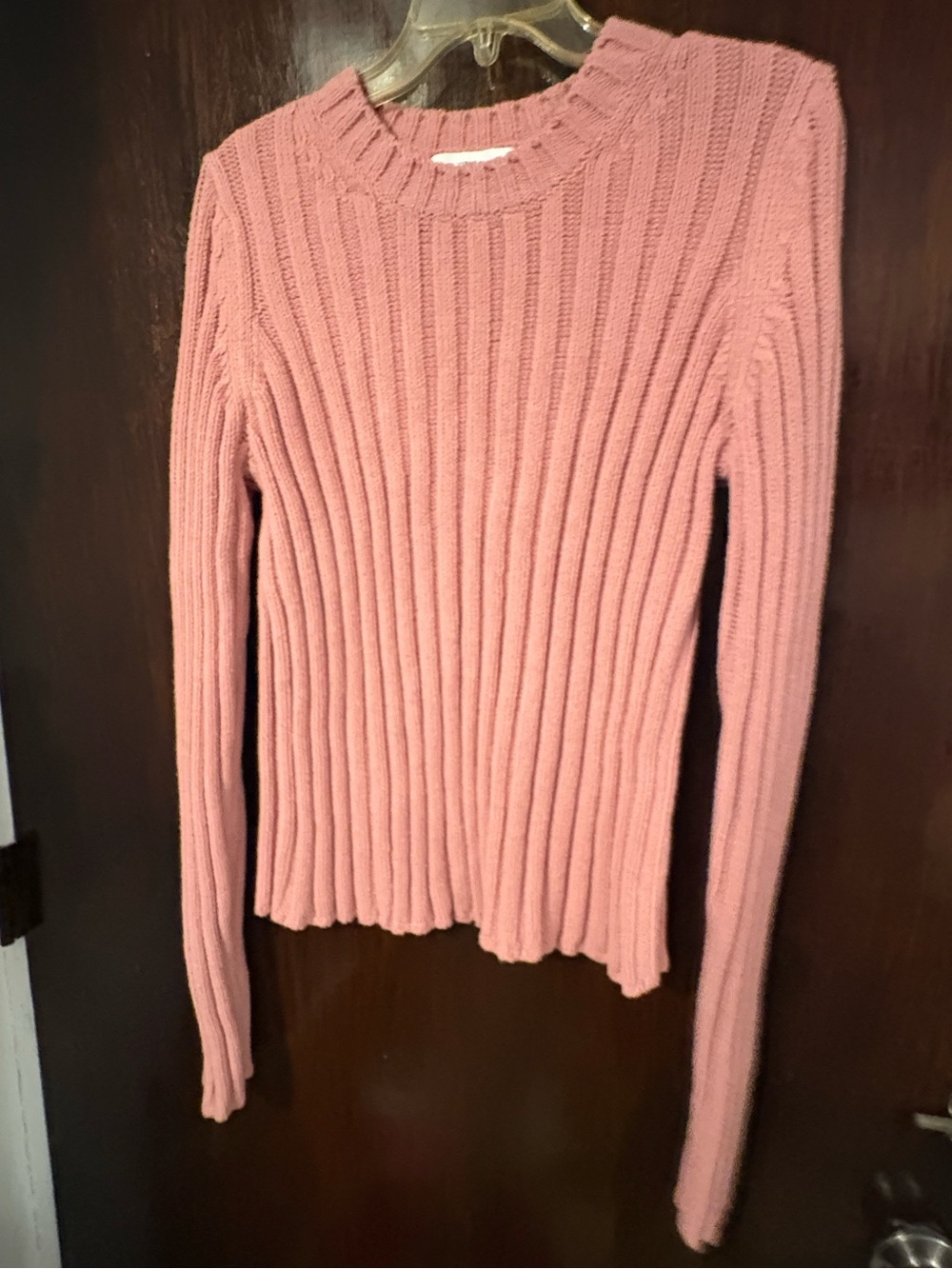 Vince Ribbed Crewneck Sweater in Dusty Rose. Size Medium.